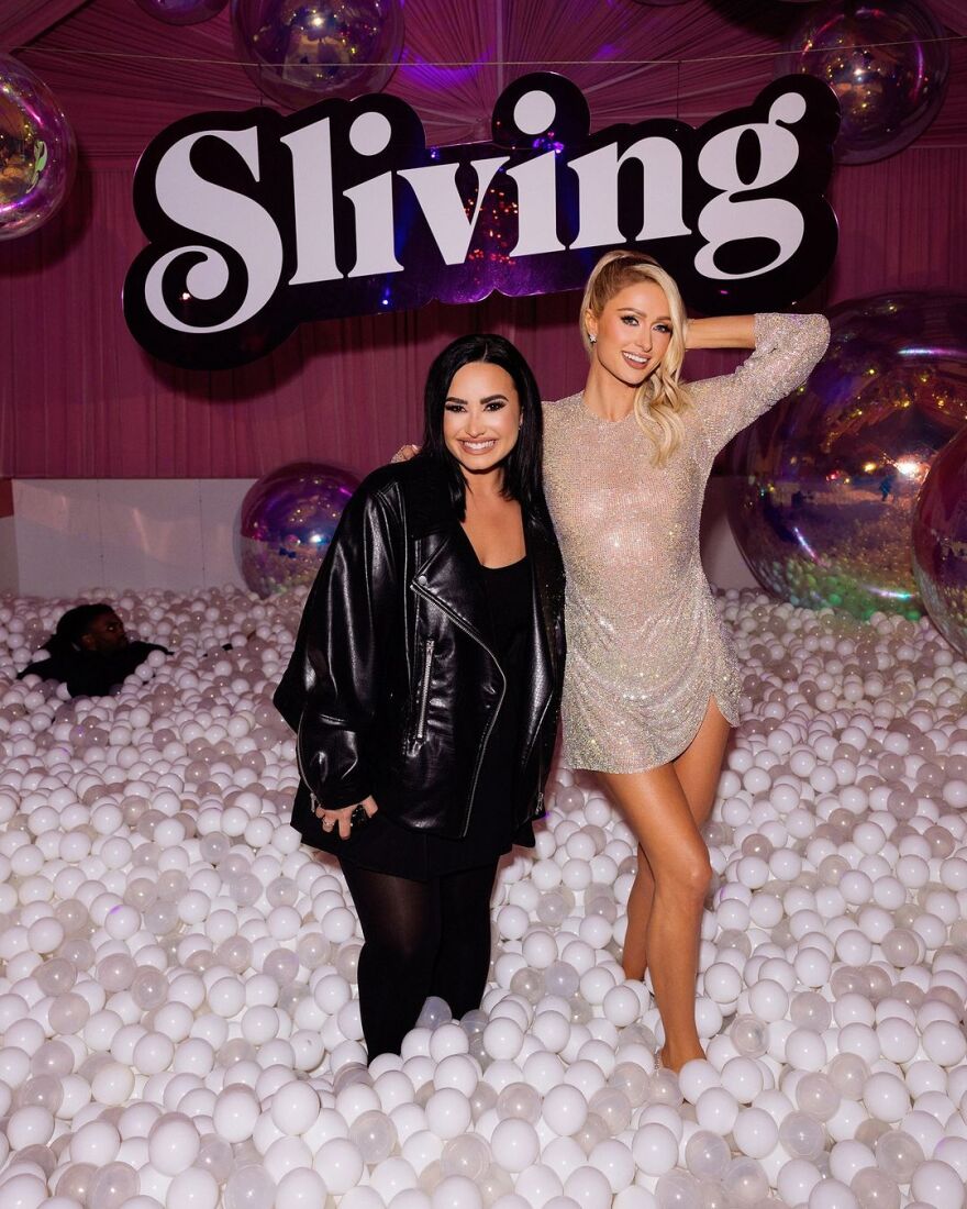 Πάρις Χίλτον για Ντέμι Λοβάτο: Είμαι τόσο τυχερή που έχω μια τόσο ξεχωριστή φίλη στη ζωή μου 