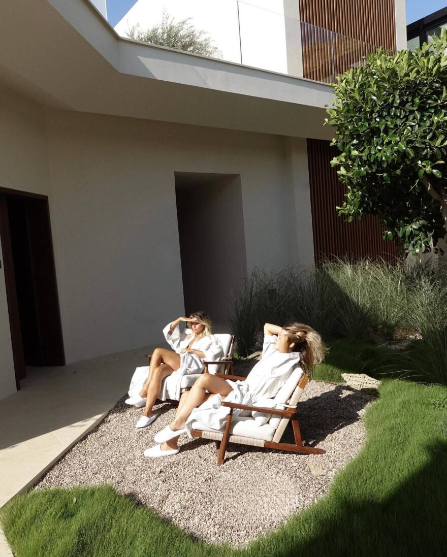 Κλέλια Ανδριολάτου: Topless στις  φωτογραφίες που ανέβασε από την Τζια