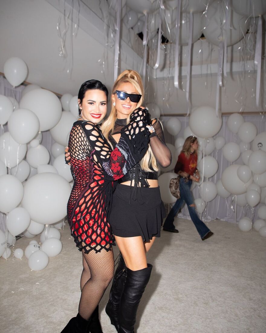 Πάρις Χίλτον για Ντέμι Λοβάτο: Είμαι τόσο τυχερή που έχω μια τόσο ξεχωριστή φίλη στη ζωή μου 