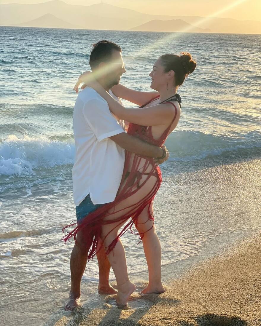 Μπάγια Αντωνοπούλου: Ο άντρας αυτός άλλαξε τη ζωή μου, γράφει για τον σύντροφό της