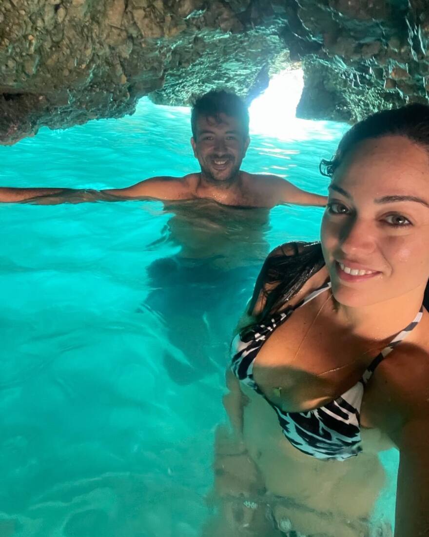 Μπάγια Αντωνοπούλου: Ο άντρας αυτός άλλαξε τη ζωή μου, γράφει για τον σύντροφό της