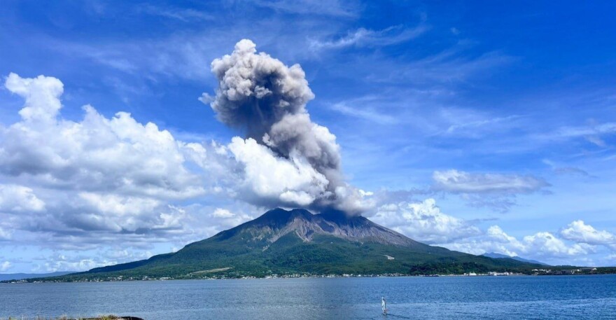 Ιαπωνία: Θεαματική έκρηξη του ηφαιστείου Σακουρατζίμα