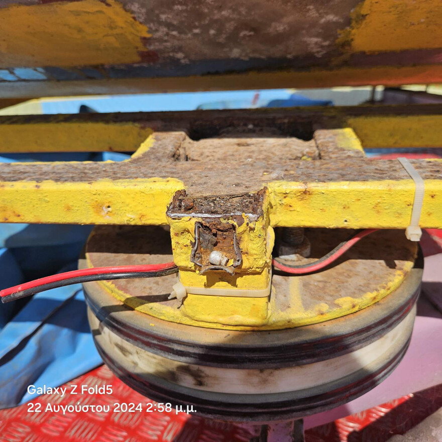 Χαλκιδική: Σκουριασμένα και σπασμένα παιχνίδια στο μοιραίο λούνα παρκ – Δείτε φωτογραφίες