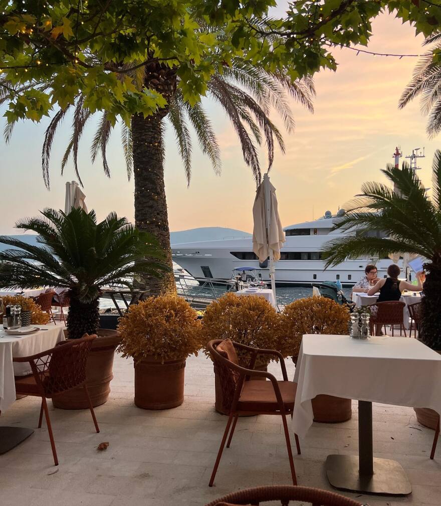 ﻿﻿ Άννα Πρέλεβιτς: Σοκαριστικά πανέμορφα, γράφει για τις διακοπές της στο Μαυροβούνιο