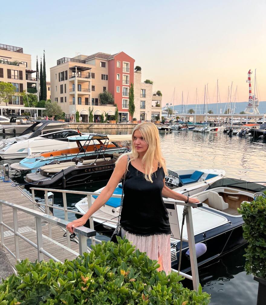 ﻿﻿ Άννα Πρέλεβιτς: Σοκαριστικά πανέμορφα, γράφει για τις διακοπές της στο Μαυροβούνιο