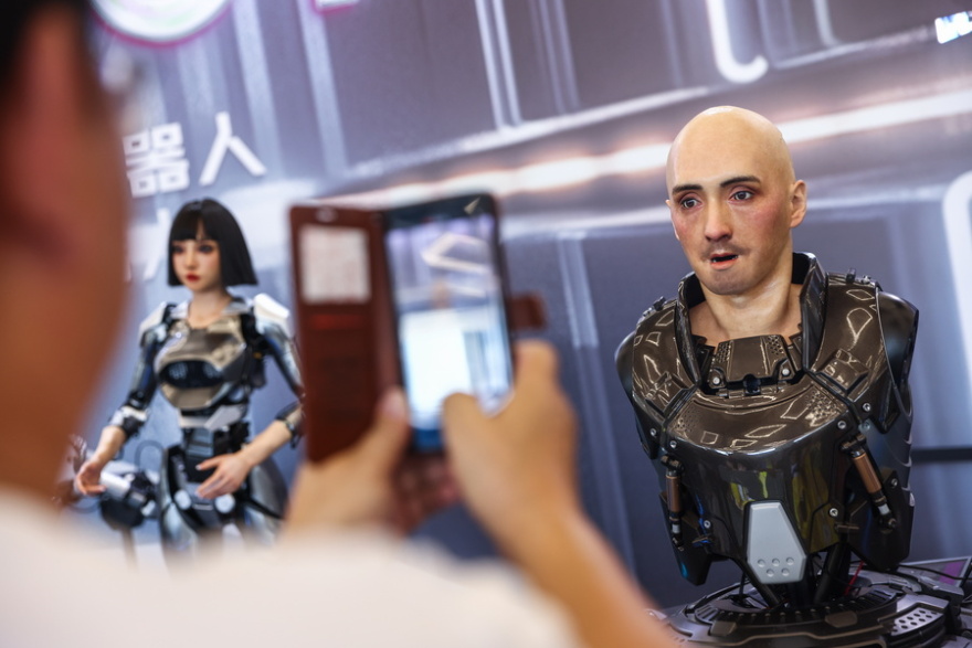 27 διαφορετικά ανθρωποειδή ρομπότ σε παγκόσμια διάσκεψη στην Κίνα - Δείτε εντυπωσιακές φωτογραφίες και βίντεο