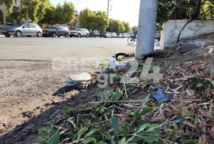 Χανιά:  Θρήνος μετά το γλέντι - Αφήνουν λουλούδια στο σημείο που έχασε τη ζωή του ο 33χρονος σε τροχαίο