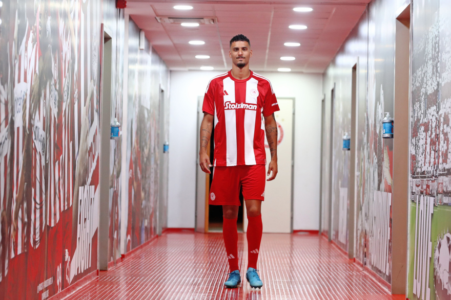 Ολυμπιακός: Συνεχίζει στους Πειραιώτες ο Κάρμο - Θα παίξει δανεικός από τη Νότιγχαμ Φόρεστ 