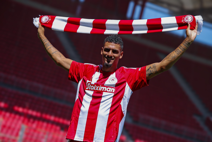 Ολυμπιακός: Συνεχίζει στους Πειραιώτες ο Κάρμο - Θα παίξει δανεικός από τη Νότιγχαμ Φόρεστ 