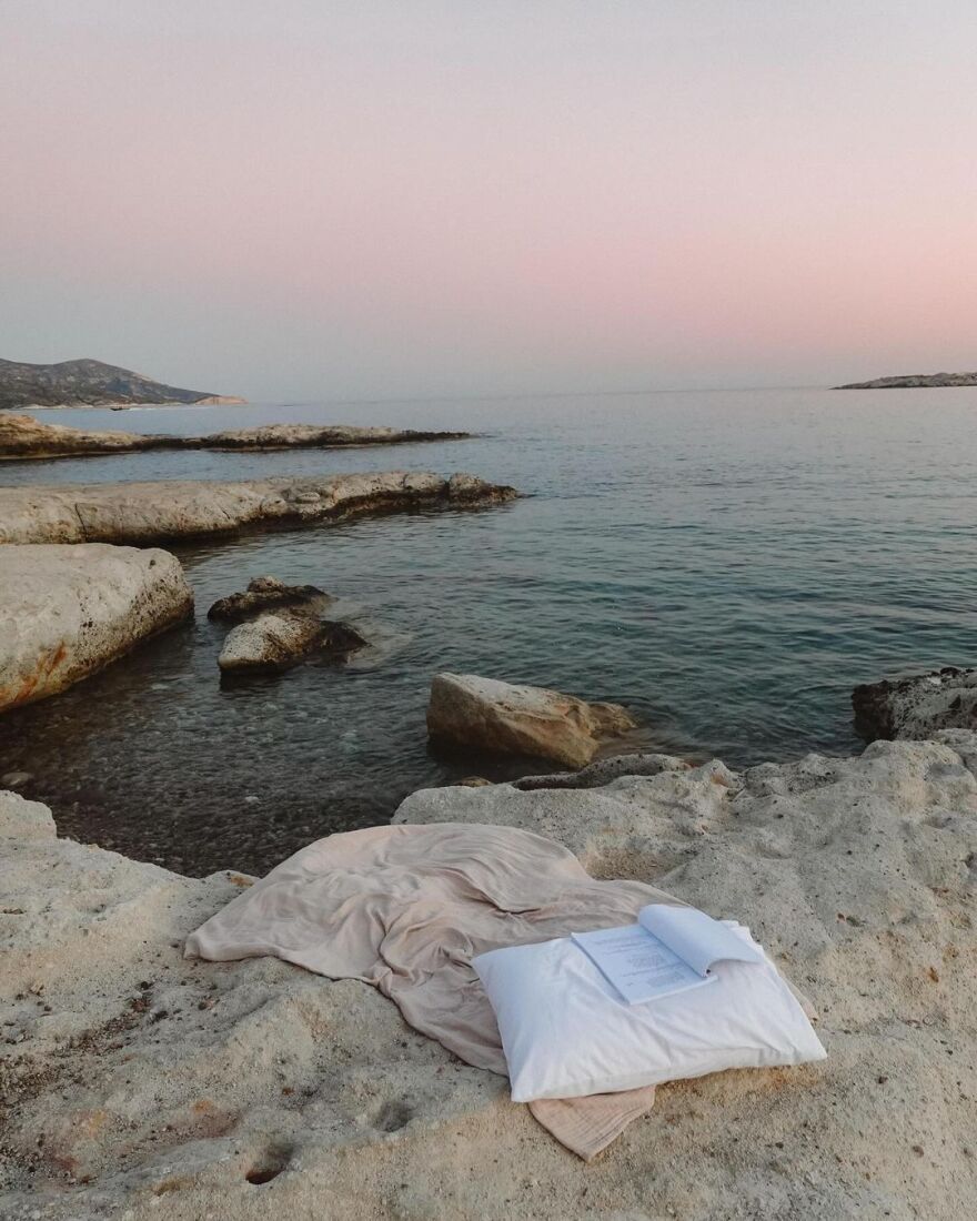 Κλέλια Ανδριολάτου: Δείχνει πώς πέρασε το βράδυ του Σαββάτου - Οι φωτογραφίες μπροστά στη θάλασσα