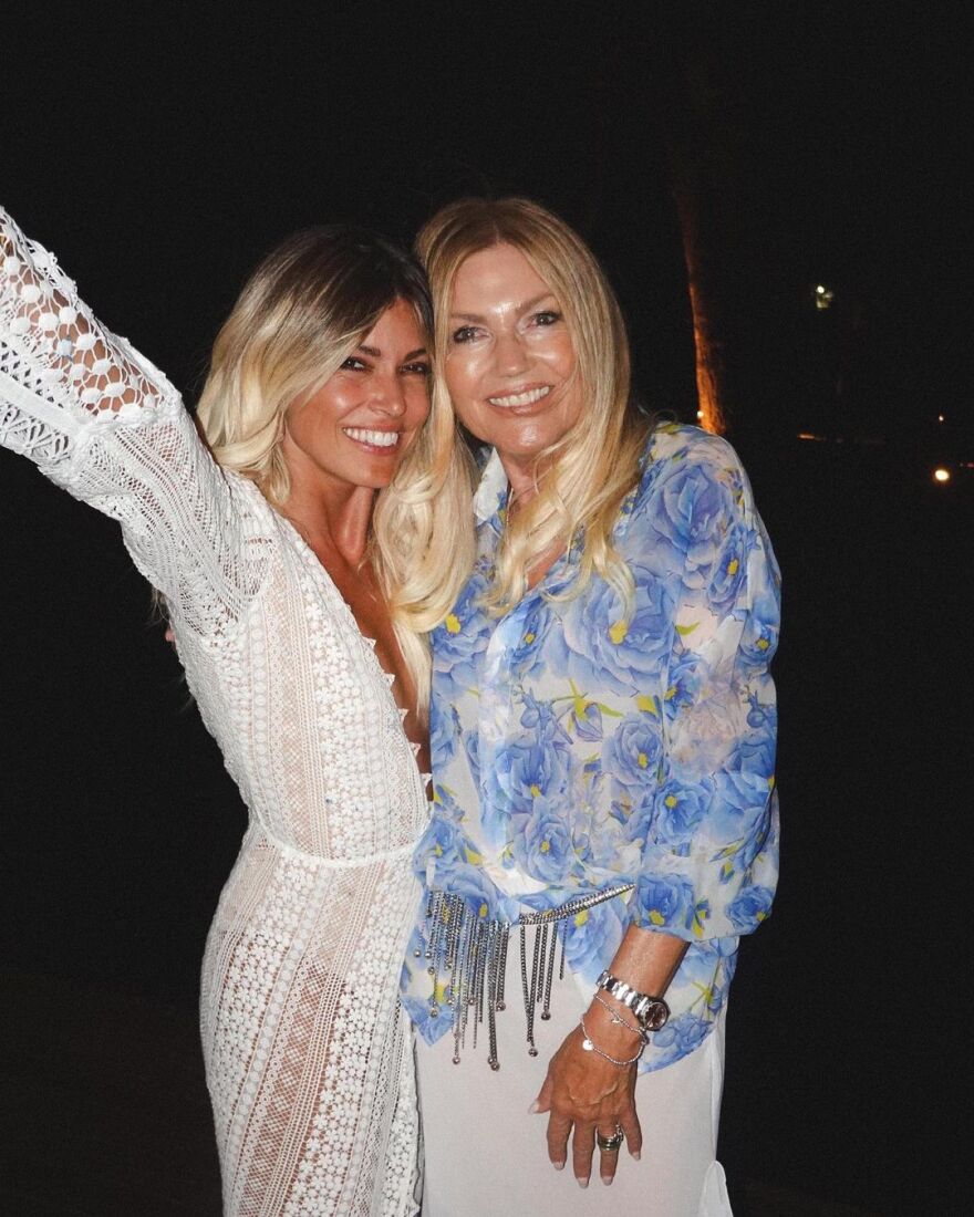 Bάσια Κωσταρά: Έκλεισε τα 38 - Το ζεϊμπέκικο της Κλέλιας Ανδριολάτου