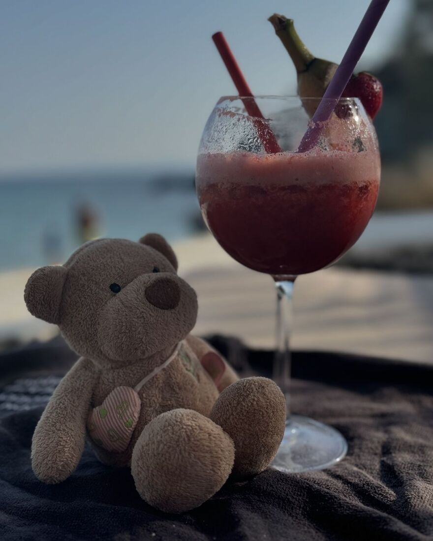 Τζούλια Νόβα: Στην Πάρο το μοντέλο - Επιτέλους διακοπούλες, γράφει