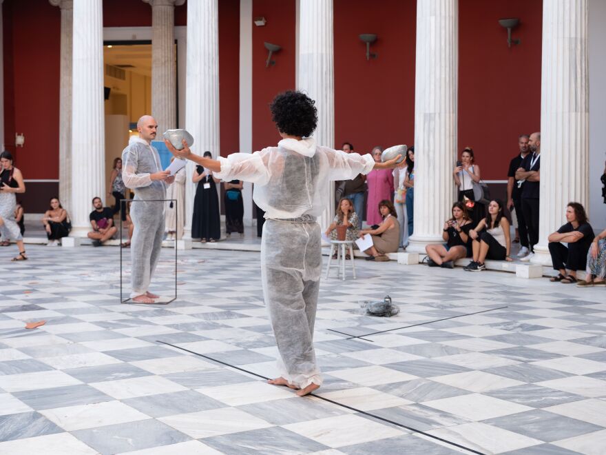 Art Athina 2024: Πυρετώδεις προετοιμασίες για την έναρξη της μεγαλύτερης ελληνικής εικαστικής διοργάνωσης