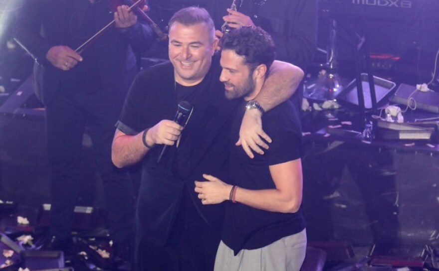 Γιώργος Θεοφάνους: Αντώνης Ρέμος και Κωνσταντίνος Αργυρός στην επετειακή συναυλία του στο Ηρώδειο