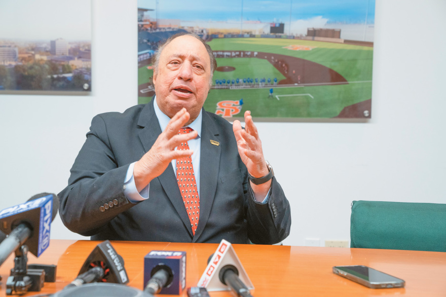 Εκλογές ΗΠΑ: Κάμαλα Χάρις και Ντόναλντ Τραμπ «σφάζονται» για δύο Έλληνες