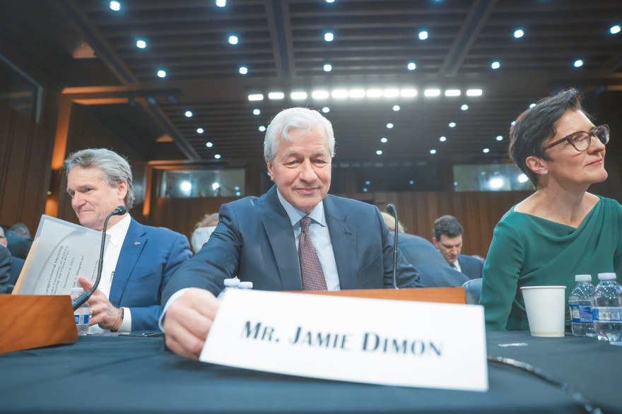 Εκλογές ΗΠΑ: Κάμαλα Χάρις και Ντόναλντ Τραμπ «σφάζονται» για δύο Έλληνες