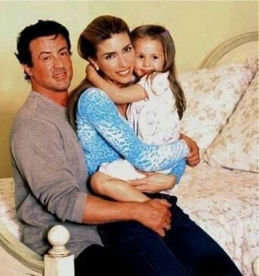 Σιλβέστερ Σταλόνε: Είμαστε τόσο περήφανοι για το καλό που φέρνεις στον κόσμο, έγραψε για τα γενέθλια της κόρης του 