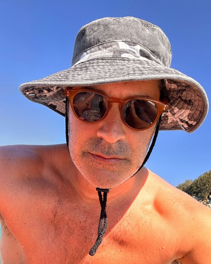 Χριστόφορος Παπακαλιάτης: Επέστρεψε στην Αθήνα - Το φωτογραφικό άλμπουμ από τις διακοπές του στους Παξούς