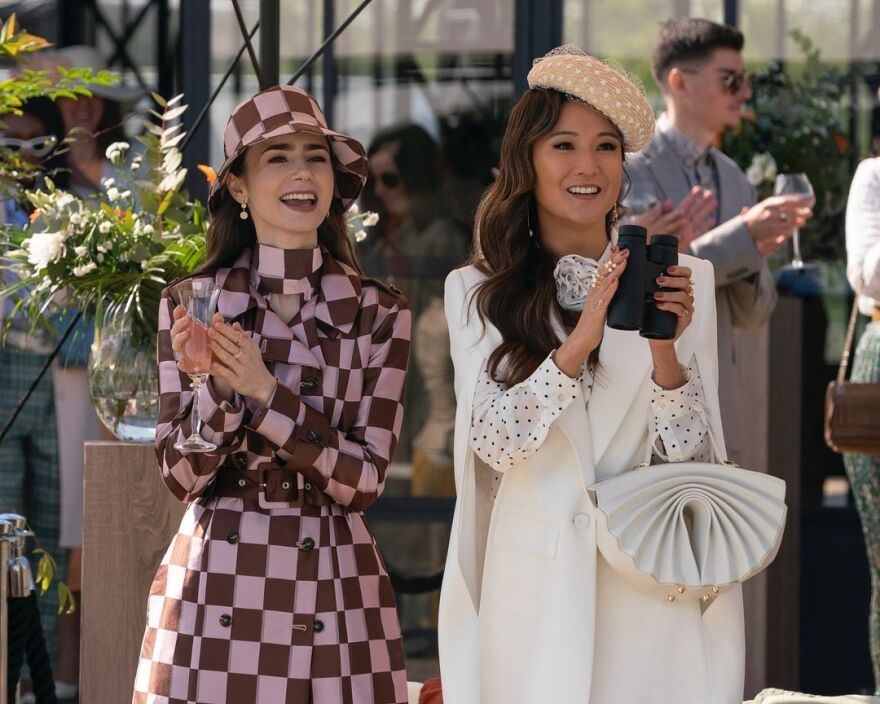 Λίλι Κόλινς: Έδωσε στους θαυμαστές της μια γεύση από το δεύτερο μέρος της 4ης σεζόν του «Emily in Paris»