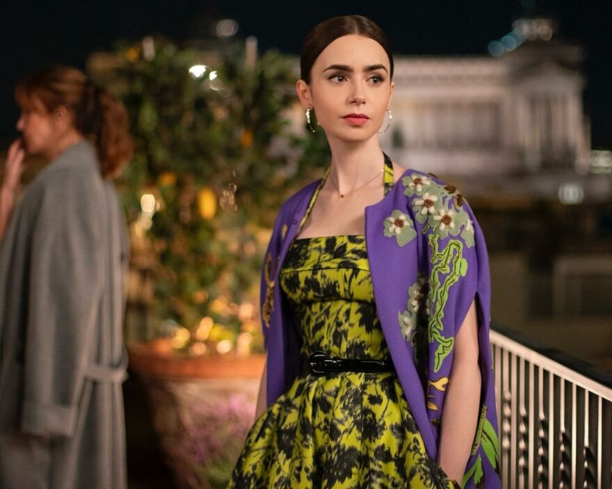 Λίλι Κόλινς: Έδωσε στους θαυμαστές της μια γεύση από το δεύτερο μέρος της 4ης σεζόν του «Emily in Paris»