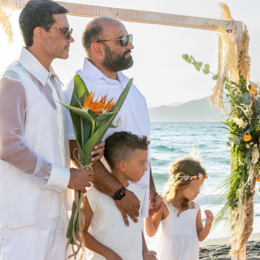 Παντελής Τουτουντζής: Η αγάπη σας μας δυναμώνει, γράφει μετά τον γάμο με τον σύντροφό του