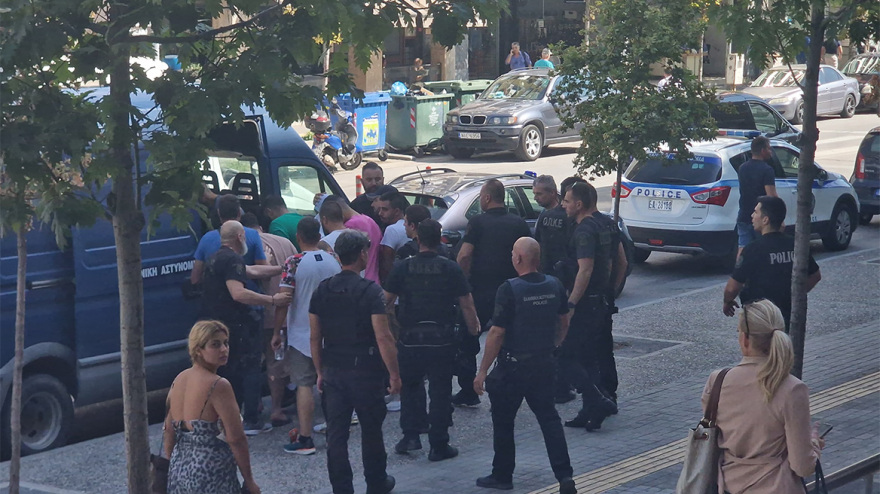 Θεσσαλονίκη: Στα δικαστήρια τα μέλη των εγκληματικών οργανώσεων που εξάρθρωσε η ΕΛΑΣ - Δείτε φωτογραφίες και βίντεο