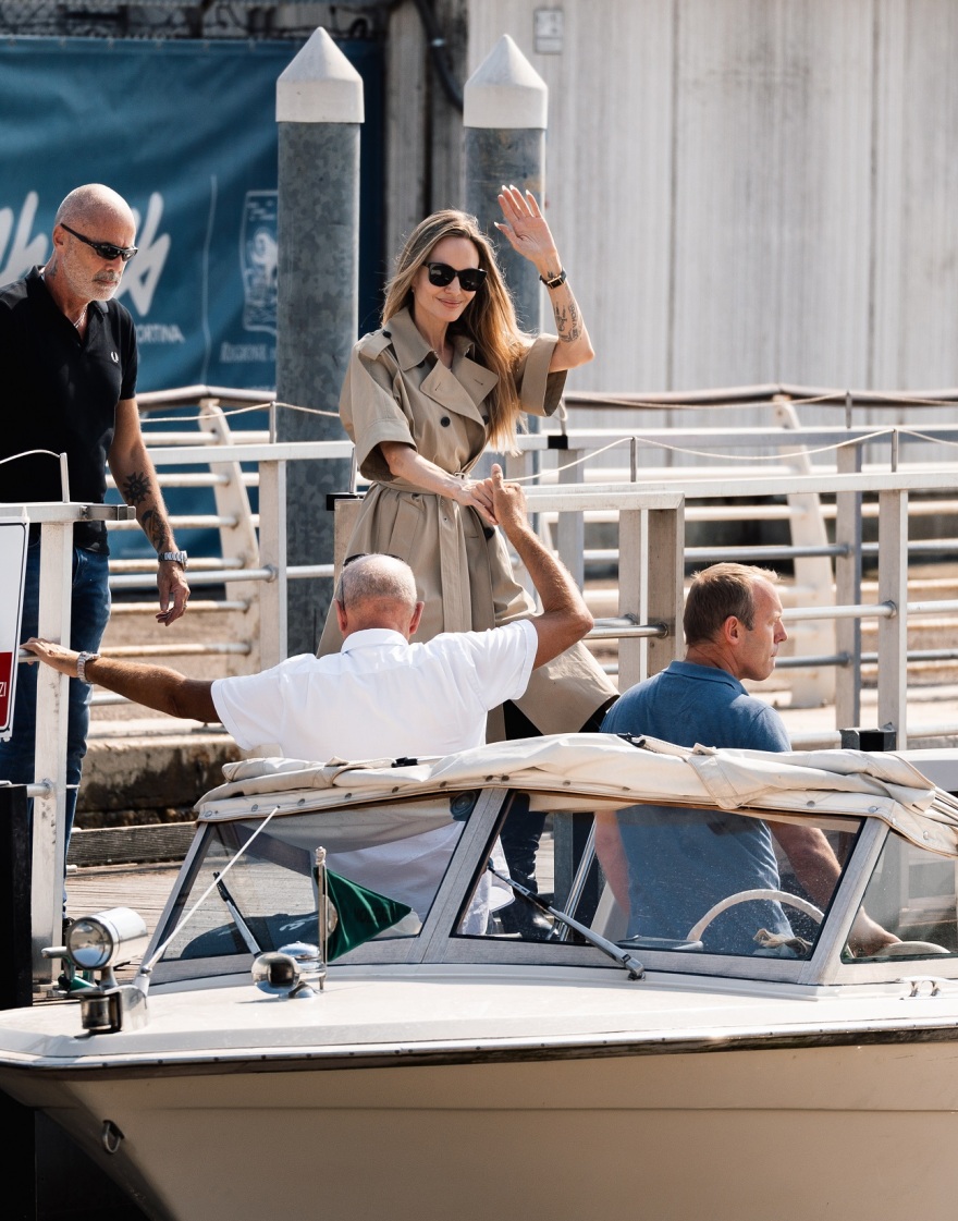 Αντζελίνα Τζολί: Έφτασε στη Βενετία για την πρεμιέρα της βιογραφικής ταινίας για τη Μαρία Κάλλας - Δείτε φωτογραφίες