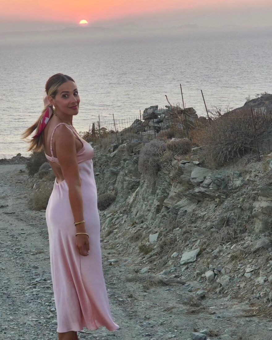 Νατάσσα Μποφίλιου: Μέσα σε λίγες μέρες ζήσαμε έναν αιώνιο Αύγουστο, γράφει σε ανάρτηση από τις διακοπές της