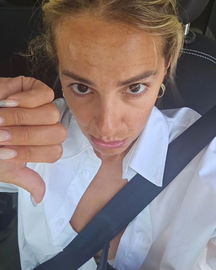 Νατάσσα Μποφίλιου: Μέσα σε λίγες μέρες ζήσαμε έναν αιώνιο Αύγουστο, γράφει σε ανάρτηση από τις διακοπές της