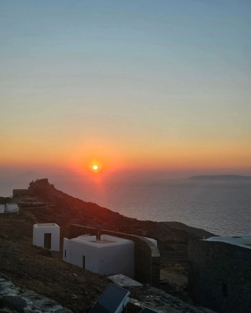 Νατάσσα Μποφίλιου: Μέσα σε λίγες μέρες ζήσαμε έναν αιώνιο Αύγουστο, γράφει σε ανάρτηση από τις διακοπές της