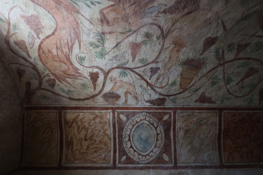 Ισραήλ: Ανοίγουν για το κοινό αρχαίοι τάφοι με τοιχογραφίες μορφών της ελληνικής μυθολογίας