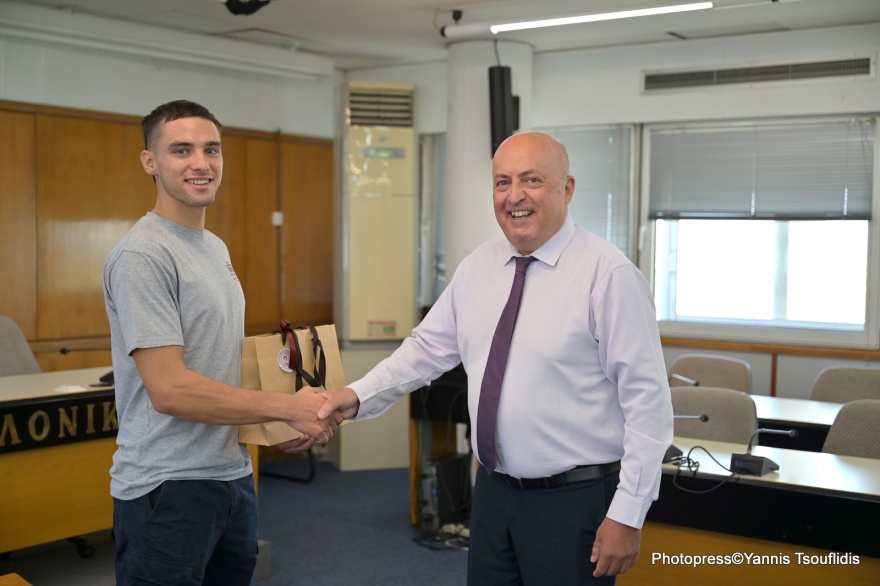 ΑΠΘ: Υποδοχή των Ολυμπιονικών φοιτητών Γκαϊδατζή και Φίτσιου από τον Πρύτανη, Χαράλαμπο Φείδα
