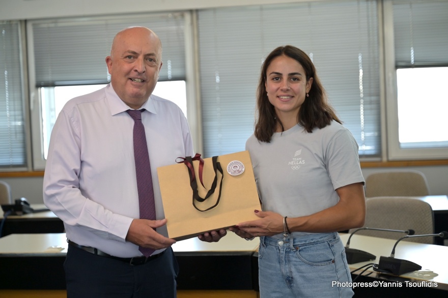 ΑΠΘ: Υποδοχή των Ολυμπιονικών φοιτητών Γκαϊδατζή και Φίτσιου από τον Πρύτανη, Χαράλαμπο Φείδα