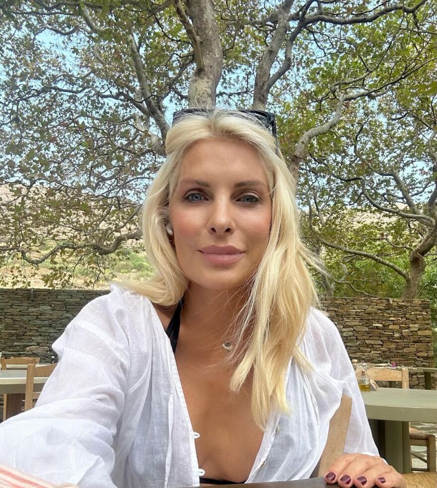 Ελένη Μενεγάκη για την Άνδρο: Εκεί που ανθίζει η ψυχή