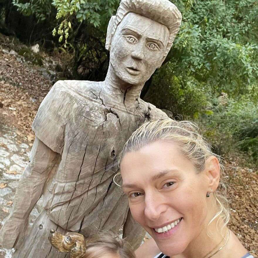 Ζέτα Δούκα: Η ηθοποιός βούτηξε στα παγωμένα νερά του Κεφαλοπόταμου