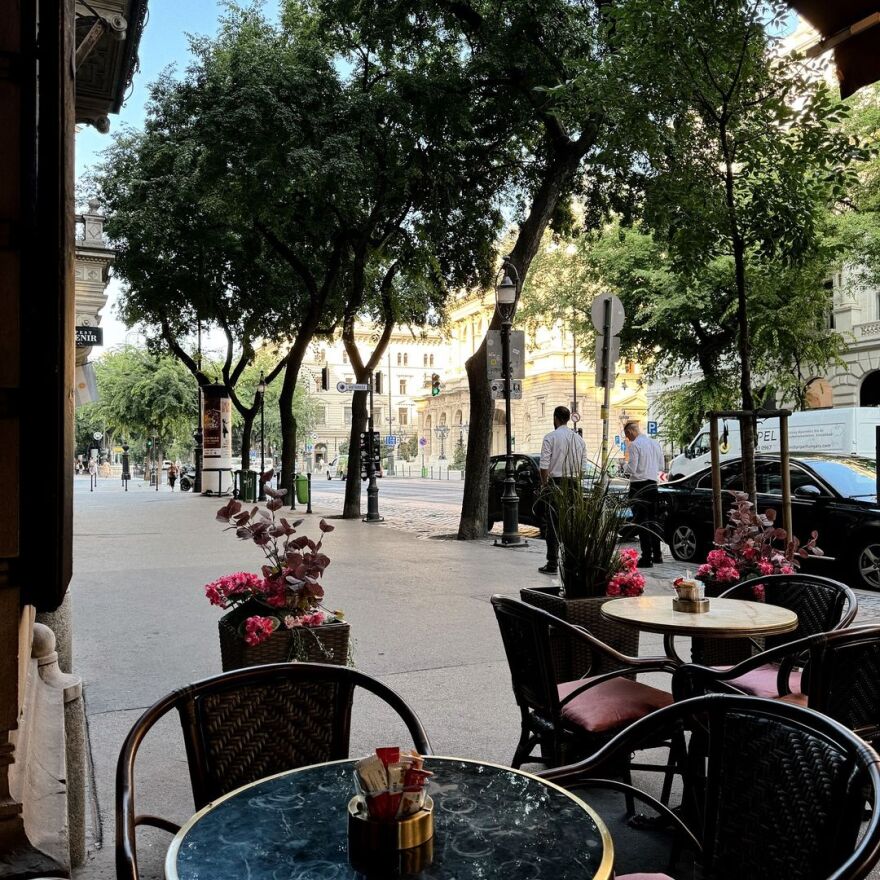 Maestro: Τα στιγμιότυπα του Χριστόφορου Παπακαλιάτη από τα γυρίσματα στη Βουδαπέστη