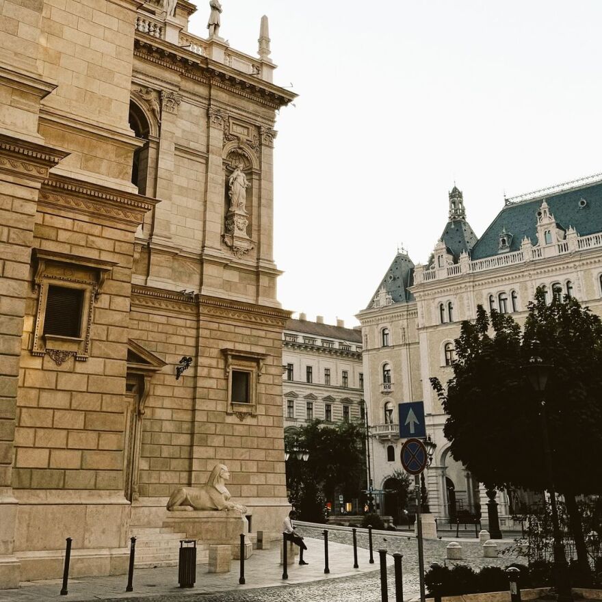 Maestro: Τα στιγμιότυπα του Χριστόφορου Παπακαλιάτη από τα γυρίσματα στη Βουδαπέστη