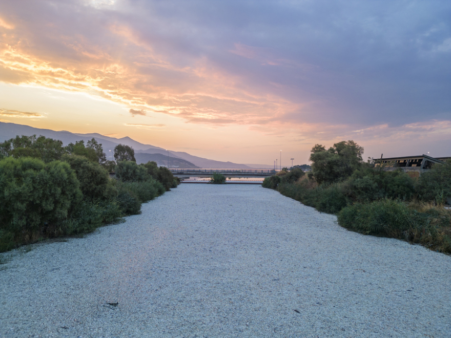 Θεσσαλία: Περιβαλλοντική καταστροφή, λέει καθηγητής του ΑΠΘ για τον Παγασητικό - «Καλύτερα να αποτεφρωθούν τα ψάρια»