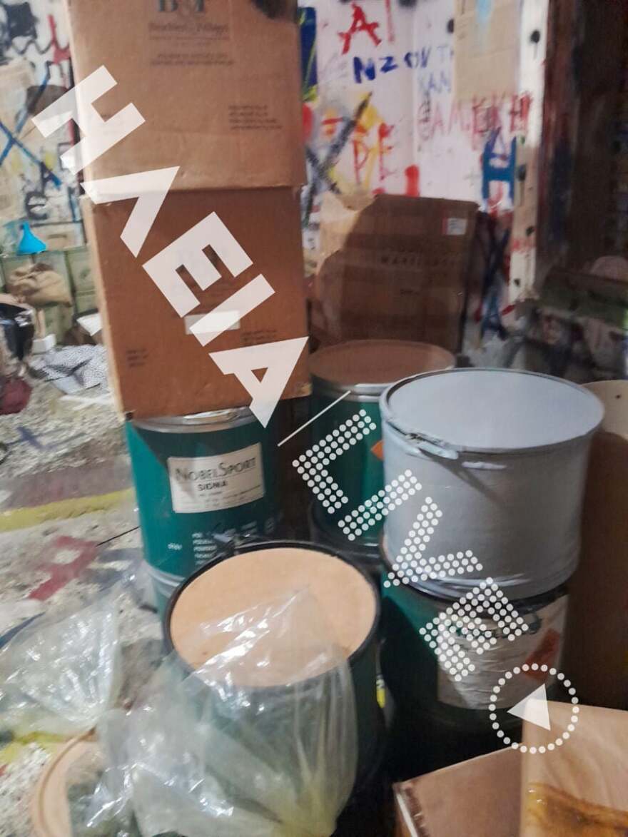 Ήλιδα: Πήγαν να σφραγίσουν το σπίτι 73χρονου μετά τον θάνατό του και ανακάλυψαν... κανονικό οπλοστάσιο!