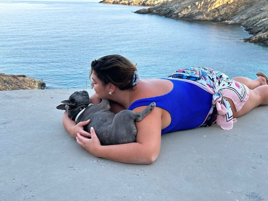 Δανάη Μπάρκα: Αποχαιρετά τη Σέριφο - Νησάκι μου, εις το επανιδείν, γράφει 