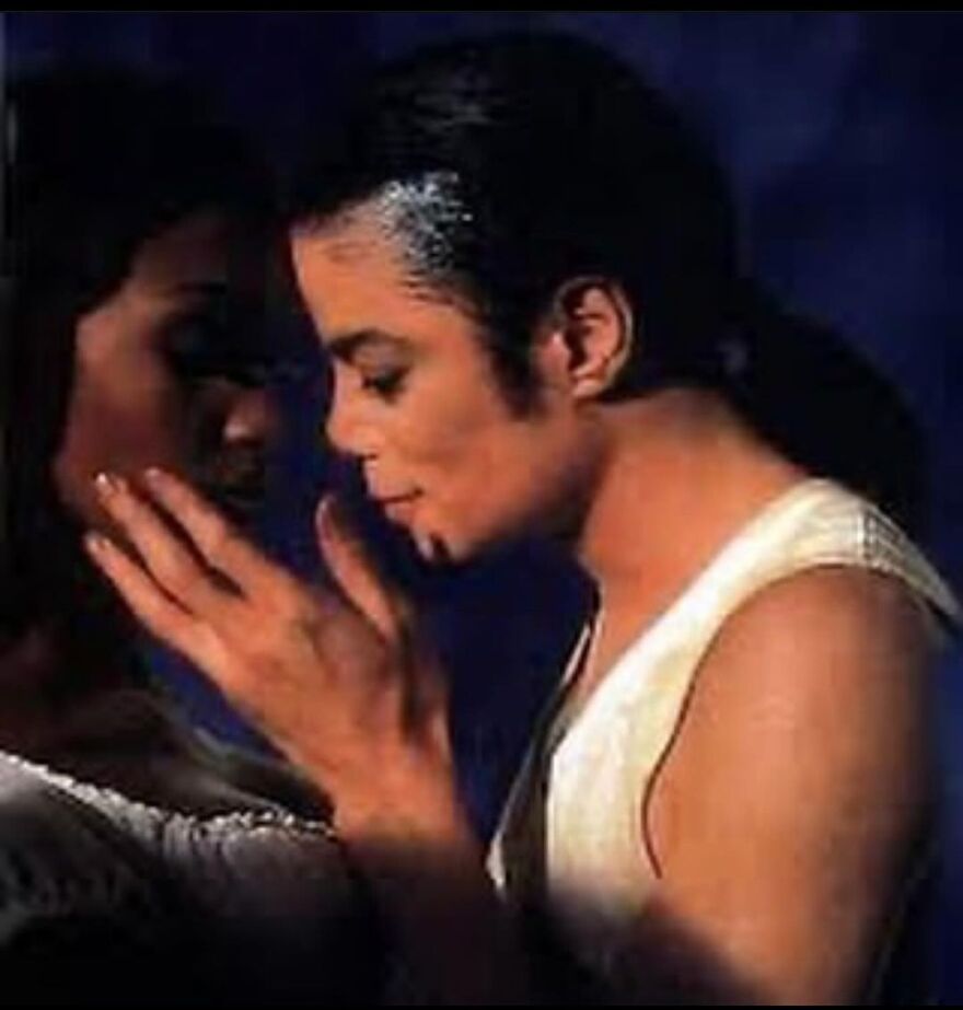 Ναόμι Κάμπελ για την επέτειο των γενεθλίων του Μάικλ Τζάκσον: Για πάντα στις καρδιές μας 