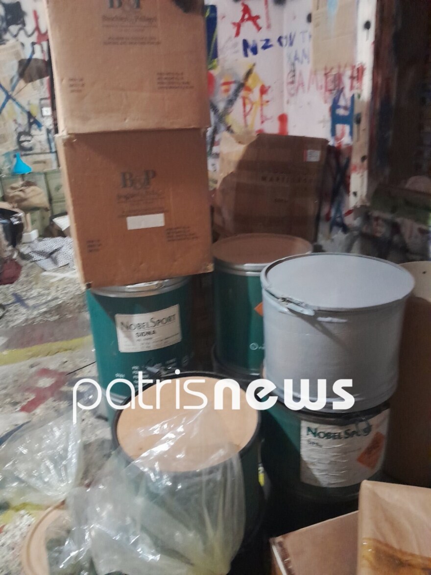 Ηλεία: Πάνω από 300 κιλά πυρίτιδα και πολεμικά όπλα έκρυβε 73χρονος στο σπίτι του