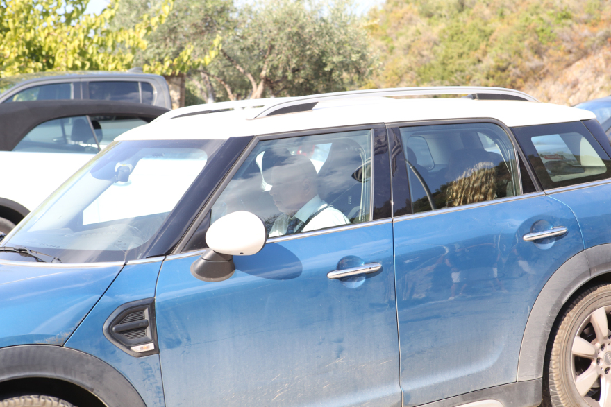 Χανιά: Δύο προσαγωγές για χρήση drone στον γάμο Κασσελάκη