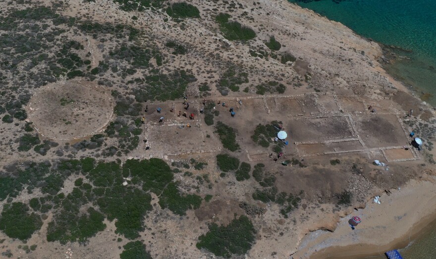 Δεσποτικό: Νέα ευρήματα στο Ιερό του Απόλλωνα στη Μάντρα και στο Τσιμηντήρι, δείτε φωτογραφίες