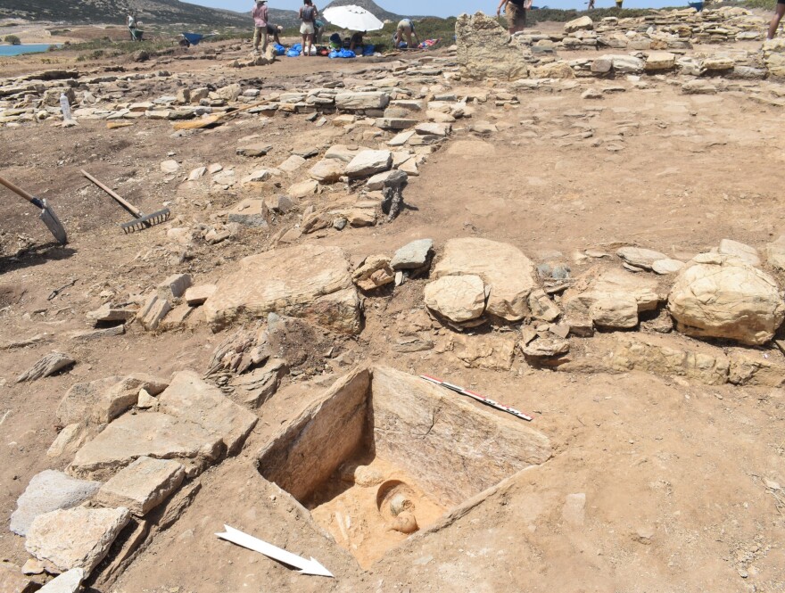 Δεσποτικό: Νέα ευρήματα στο Ιερό του Απόλλωνα στη Μάντρα και στο Τσιμηντήρι, δείτε φωτογραφίες