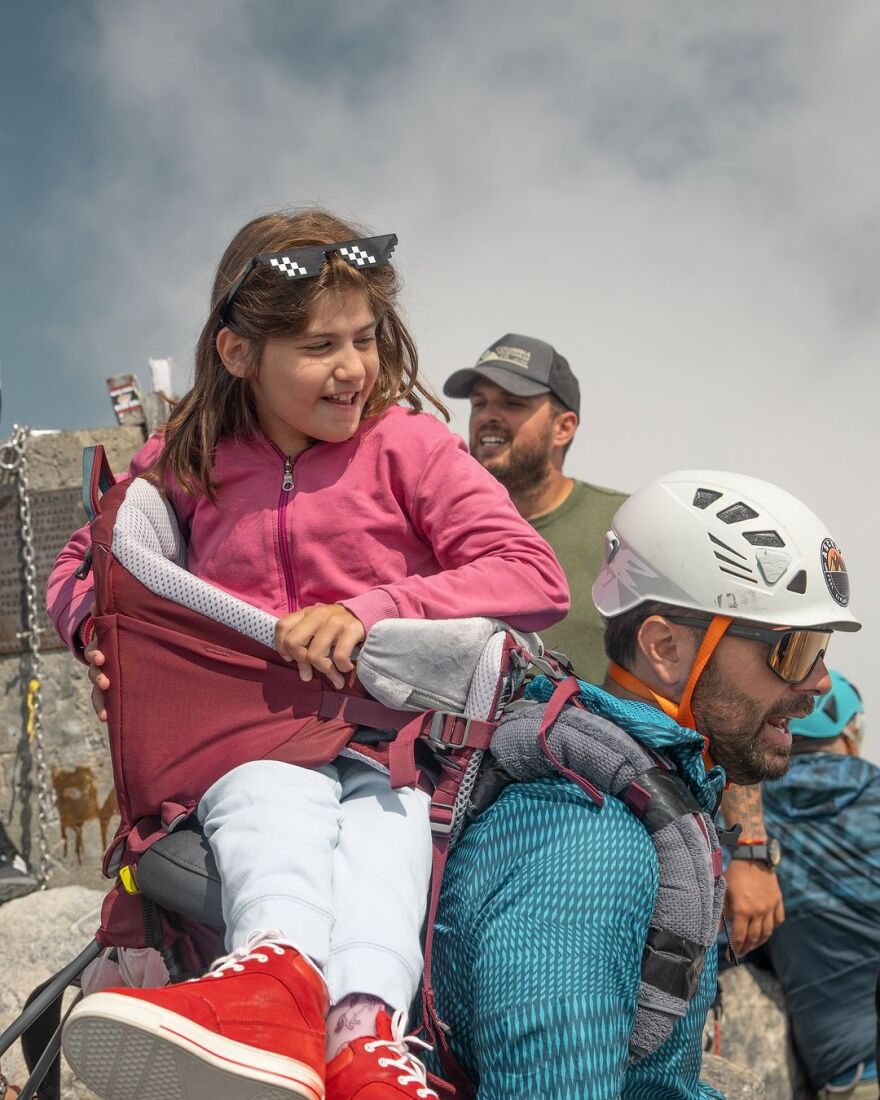 Ηλίας Βρεττός: Ανέβηκε στον Όλυμπο μαζί με τη σύζυγό του