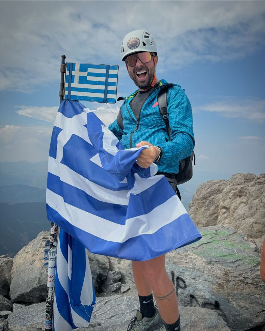 Ηλίας Βρεττός: Ανέβηκε στον Όλυμπο μαζί με τη σύζυγό του