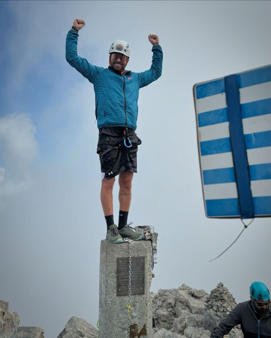 Ηλίας Βρεττός: Ανέβηκε στον Όλυμπο μαζί με τη σύζυγό του