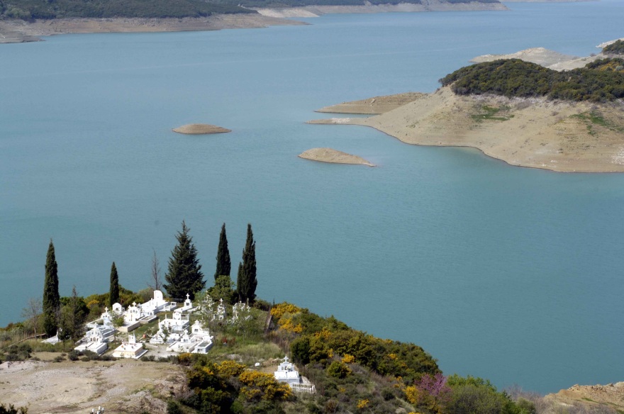 ΕΥΔΑΠ: Εξετάζεται εκτροπή νερού ακόμη κι από ποτάμια της λίμνης Κρεμαστών