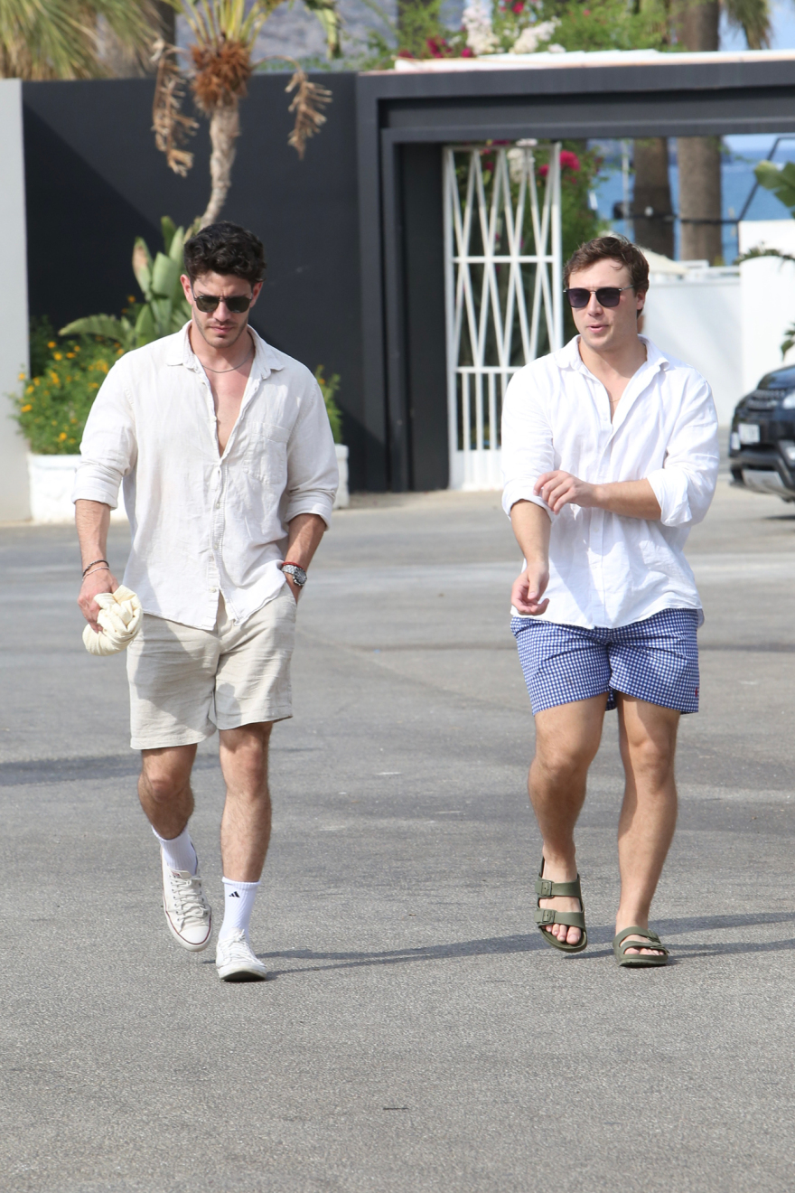 Στέφανος Κασσελάκης - Τάιλερ Μακμπέθ: Με beach party έπεσε η αυλαία των τετραήμερων γαμήλιων εορτασμών